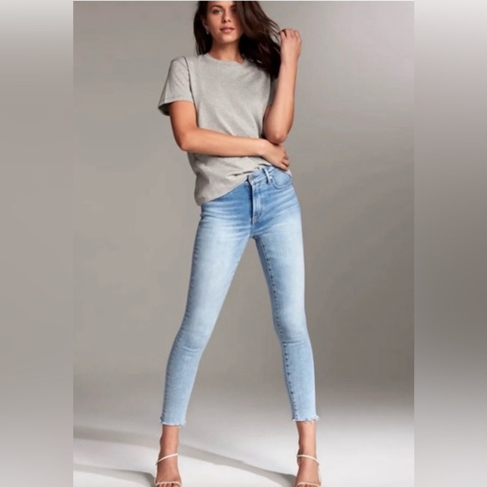 Denim Forum | Nico | Light Wash Mid-rise Skinny Jeans